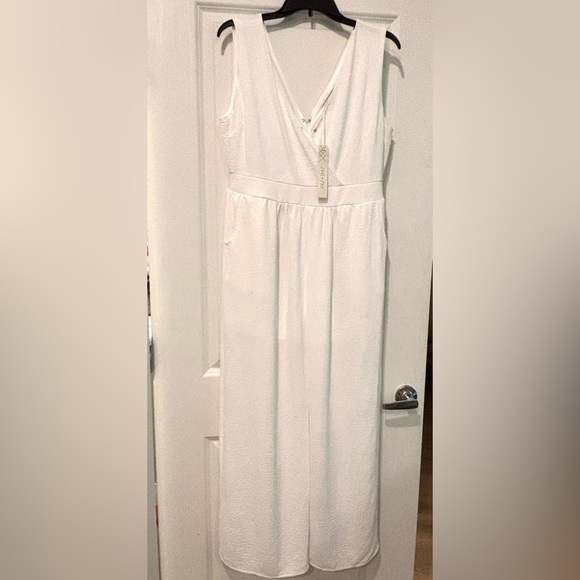 She + Sky white wide leg sleeveless jumpsuit V-neck LSY3899 - Picture 3 of 14
